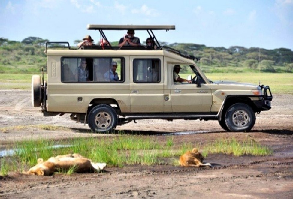 Safari Vehicle – Dial-Us Logistics Uganda